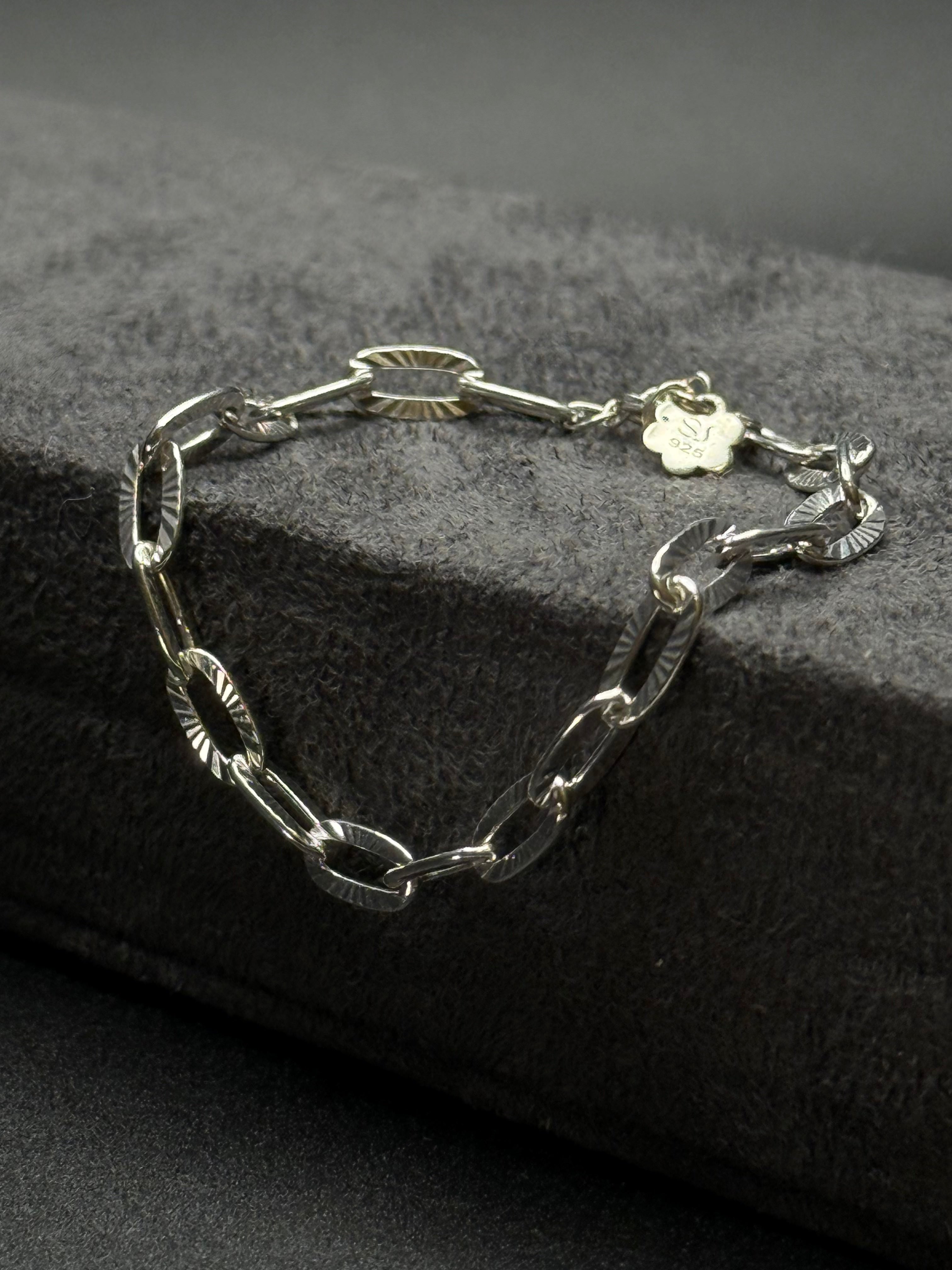 Everyday Link 925 Silver Charm Bracelet