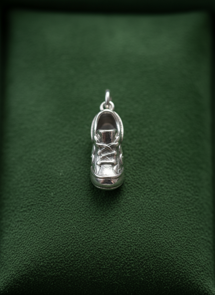 Sneaker Silver Charm